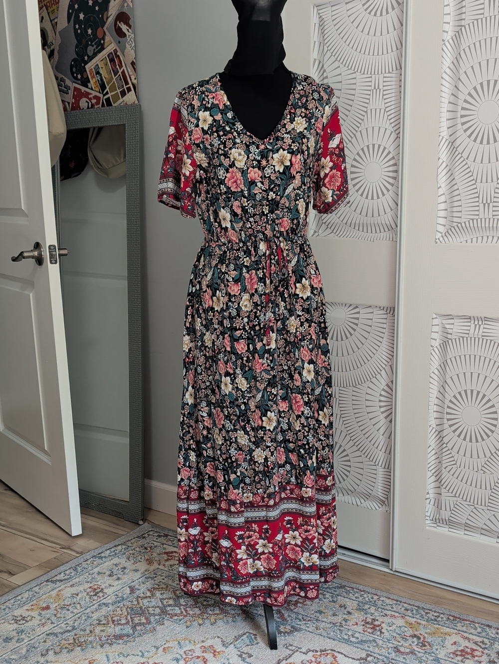 Floral V‑Neck Maxi Dress with Drawstring Waist - Black & Red Floral
